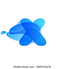 Logo de la letra X hecho de agua transparente y gotas de rocío. Puedes usarlo en tu identidad ecológica, emblema orgánico, diseño de acuarela azul y otros. 