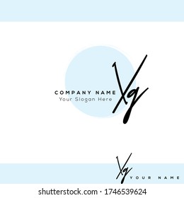 X Q XQ Initial letter handwriting and signature logo.