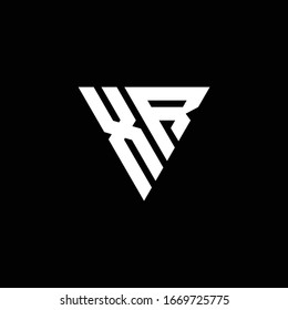 Monograma de la letra del logotipo XR con la plantilla de diseño de forma triangular aislada en fondo negro