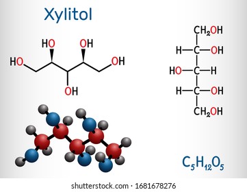 Xilitol, molécula C5H12O5. Es alcohol polialcohólico y alcohol azucarado, un alditol. Se utiliza como aditivo alimentario E967 y sustituto del azúcar.  Fórmula química estructural y modelo molécula. Ilustración del vector