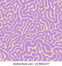 Y2k seamless pattern. Organic shape labyrinth print with wavy hand drawn curvy lines. Abstract texture for tippy groovy background. Squiggle duotune pulple and beige 70s style wallpaper.