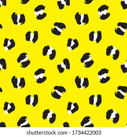 Yellow Animal Leopard Seamless Pattern Background for fashion textiles, graphics and crafts