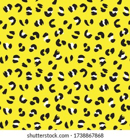 Yellow Animal Leopard Seamless Pattern Background for fashion textiles, graphics and crafts