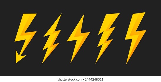 Iconos de relámpago amarillo colección. Thunderbolt, rayo strike.Thunder y Bolt iluminación flash iconos conjunto. Estilo plano sobre un fondo oscuro. Ilustración vectorial