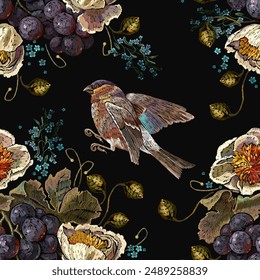 Flores de peonías amarillas, pájaros y racimo de uvas, patrón sin fisuras. Plantilla de moda, ropa de moda, diseño de camiseta, estampado, estilo renacentista. Cosecha de arte. Estilo de jardín de bordado