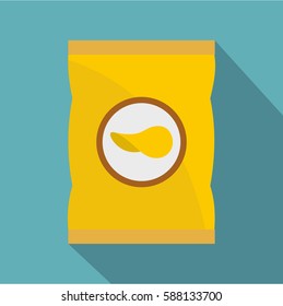 Bolsa amarilla del icono de papas fritas. Ilustración plana de la bolsa amarilla de patatas fritas icono vectorial para la web aislada en fondo azul bebé