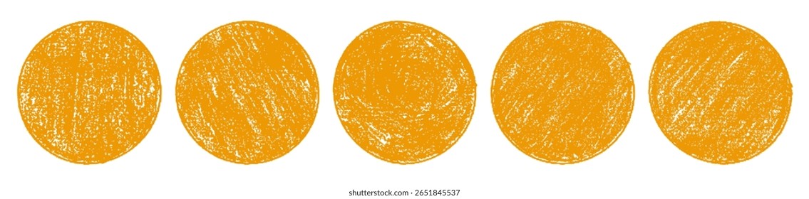 Sol amarelo áspero redondo com textura grunge. Pincel de fundo de carimbo circular do Grunge. Sol áspero grunge com textura