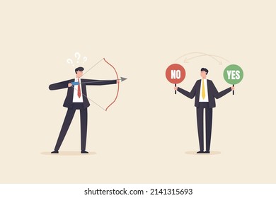 SÍ o NO, decisiones de negocios correctas o equivocadas, concepto alternativo verdadero o falso, correcto y equivocado.Empresario apuntando flecha hacia Sí o No palabra.