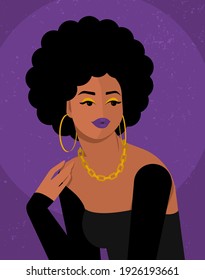 Joven hermosa mujer de piel oscura con un magnífico peinado afro. Grandes aretes de aro y cadena de oro alrededor del cuello. Muy lindo, juguetón, bailable y coquetón. Ilustración plana vectorial.