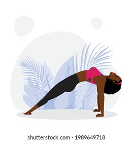 junge schwarze Dame, die Brückenjoga asana praktiziert, junge Dame, die Yoga im Freien praktiziert