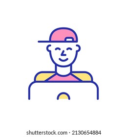 Muchacho vistiendo una gorra de béisbol en una laptop. Icono de color de diversión de trazo perfecto y editable