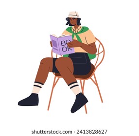 Lecturas de personajes jóvenes, sosteniendo un libro de papel en las manos, sentados en la silla. Lector con literatura en tiempo libre. Estudiante estudiando libros de texto. Ilustración vectorial plana aislada en fondo blanco