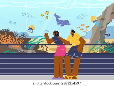 Joven pareja observando la vida submarina en el oceanario. Niña y niño miran el acuario con peces, medusas, delfines, algas y corales. Banner de ilustración de vector plano.