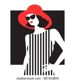 Joven mujer de moda con un vestido a rayas, un pequeño sombrero rojo y gafas de sol. Gráficos en blanco y rojo negro. Ilustración del vector