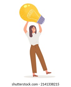 Mujer joven levantando una bombilla de luz brillante gigante sobre su cabeza. Concepto de gran idea, creatividad, pensamiento creativo, estrategia, lluvia de ideas, idea innovadora, gente inteligente de negocios. Vector plano.