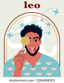 Joven y apuesto retrato de hombre. Un tipo alegre con el pelo negro, la camisa azul, sosteniendo una piruleta. Señal astrológica Leo. Un concepto de signo zodiaco. 