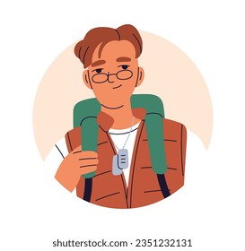 Joven con mochila, retrato facial. Estudiante con anteojos, avatar de la cabeza en círculo. Senderismo, mochilero, turista con bolso, mochila, mochila. Ilustración vectorial plana aislada en fondo blanco