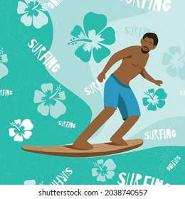 junger Mann, der auf Surfbrett mit Surftext und Blume auf dem Hintergrund balanciert. Surfboard Wave Beach Extreme Sports