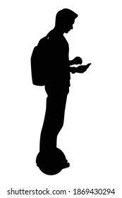 Junge Mann, der auf der Halbinsel Silhouette fährt