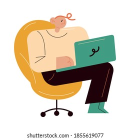 Joven escritor sentado, trabajando, escribiendo un libro o una historia en una laptop