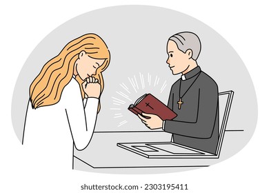 Joven rezando durante la liturgia en línea en la computadora. Los pastores tienen servicio de iglesia en internet, las feligresas femeninas escuchan el culto en la web sobre el gadget. Ilustración vectorial.