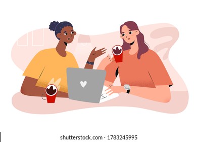 Mujer joven trabajando juntas en una cafetería con laptop bebiendo café, discutiendo su trabajo, concepto de trabajo en equipo y freelancers niñas caucásicas y africanas, ilustración vectorial, personajes de caricatura