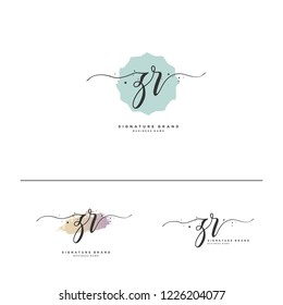 Z R ZR Initial letter handwriting and  signature logo.
