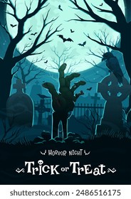 Mano zombie en el cementerio de Halloween, película de terror y truco o trato póster. Vector de fondo escalofriante, espeluznante brazo cadáver con la carne en descomposición y uñas espeluznantes emergen de la tierra en la noche sobrenatural