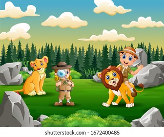  Zookeeper boys and lions in the park zoo