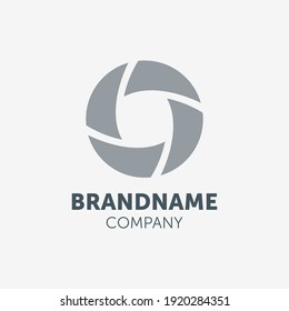 zoom logo design with geometry