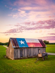 Old barn painted with Texas State flag