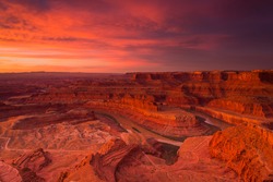 A brilliant sunrise at Dead Horse Point in Utah