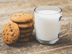 fresh healthy milk and cookies