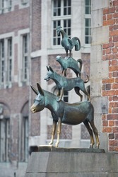 Animals musician copper statue in Bremen grimm fable
