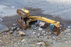 Dredge accident in stone quarry