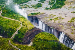 Victoria Falls (Tokaleya Tonga: Mosi-oa-Tunya, 