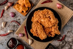 crispy fried chicken plate. Delicious homemade crispy fried chicken. Crunchy Fried Chicken Ready To Eat