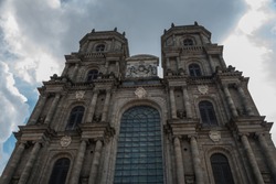 The cathedral, dedicated to Saint Peter, is the seat of the Archbishop of Rennes, Dol, and Saint-Malo, previously Bishop of Rennes.
Rennes, Bretagne, France
