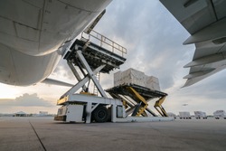 loading cargo outside cargo plane