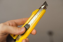 box cutter tool yellow
