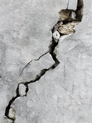 Big crack on the wall