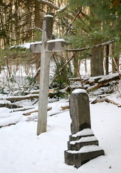 Guernsey Hollow Cemetery cross in winter