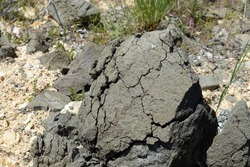 eroded and crumbling rocks, fragmentation of rocks, rock types,