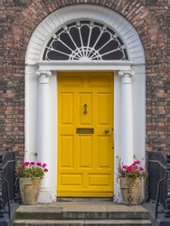 GEORGIAN YELLOW DOOR - DUBLIN, IRELAND