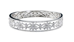 Bracelet jewelry diamonds gem gold platinum white gold isolated