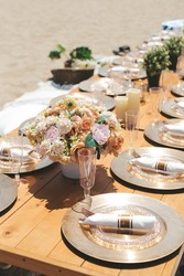 Fancy outdoor picnics with lovely setting and food