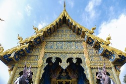 Blue Temple Chiang Rai Thailand, Rong Sua Ten temple, Chiang Rai Blue Temple, or Wat Rong Seua Ten is located in Rong Suea Ten in the district of Rimkok a few kilometers outside Chiang Rai. 