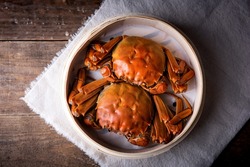Cooked hairy crabs, Chinese hairy crabs in bamboo steamer, Chinese cuisine
