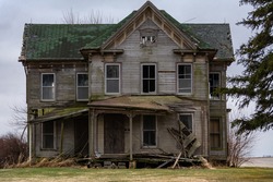 Old abandoned house in the Midwest.  McLean County, Illinois, USA