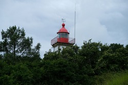 Morbihan : Phare de la Pointe des Chats (phare d'île habitée - Ile de Groix). Ile de Groix Light, Lorient, Brittany